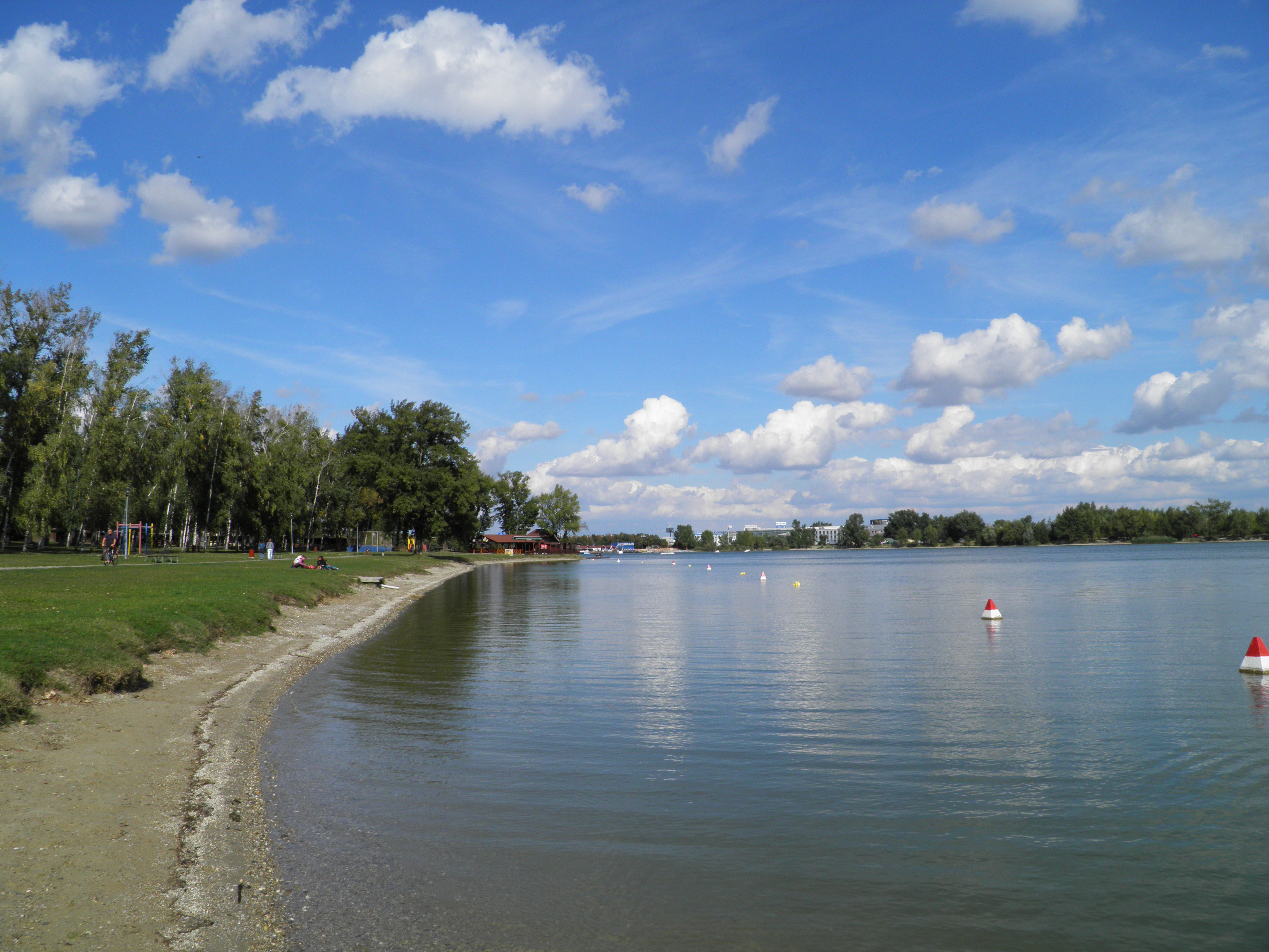 Zlaté Piesky v Bratislave, 20.IX.2015, 15. h., Tvo 21,2 °C, Tvz 20 °C, asi 2 plávali